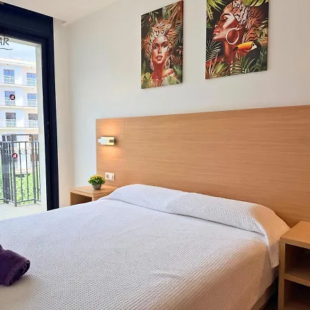 Ukelele - 6p Modern Flat With Pool & Parking